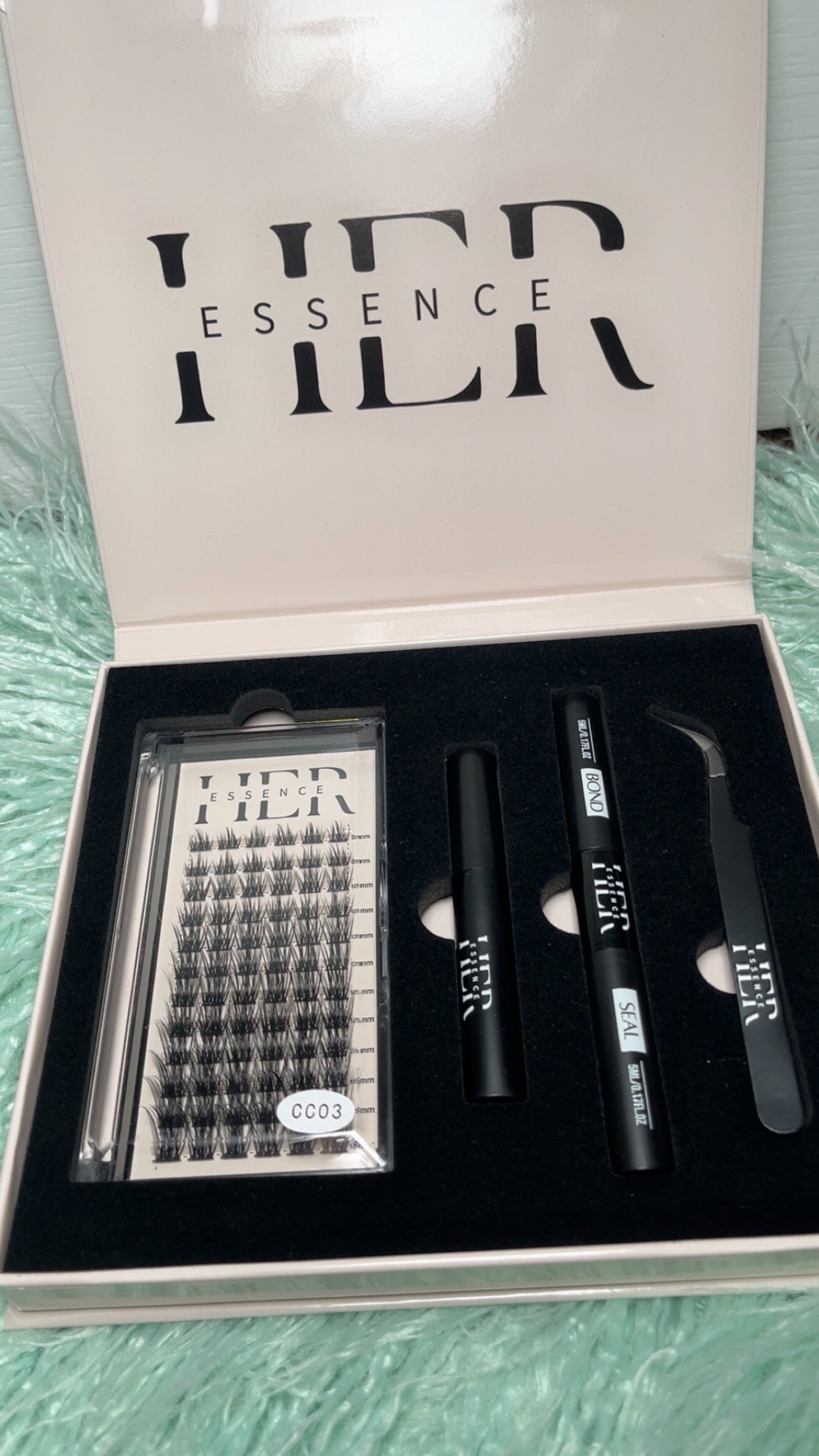 Her Essence Lash Clusters - “Flirt” (CC03)