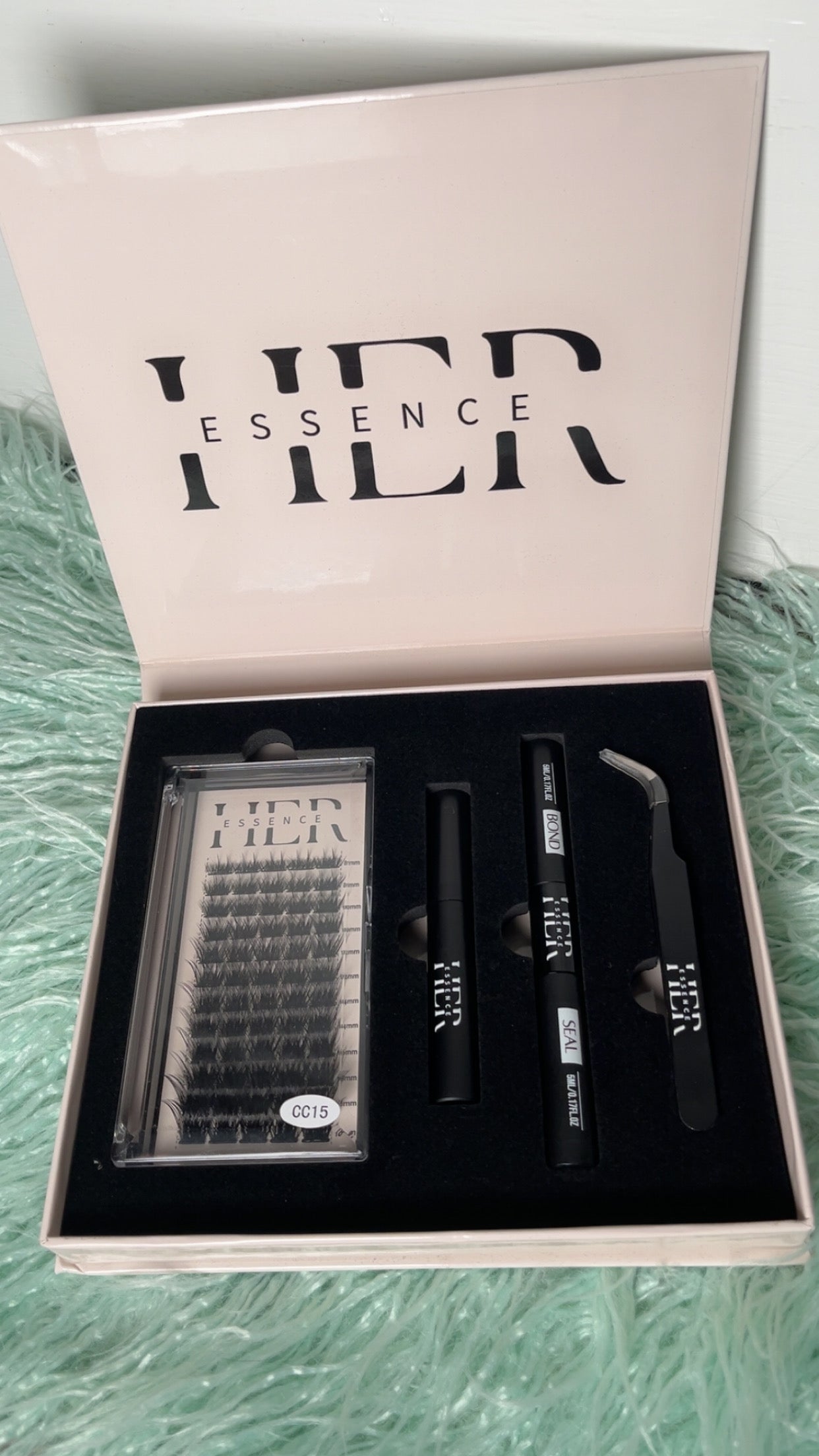 Her Essence Lash Clusters - “Main Character” (CC15)