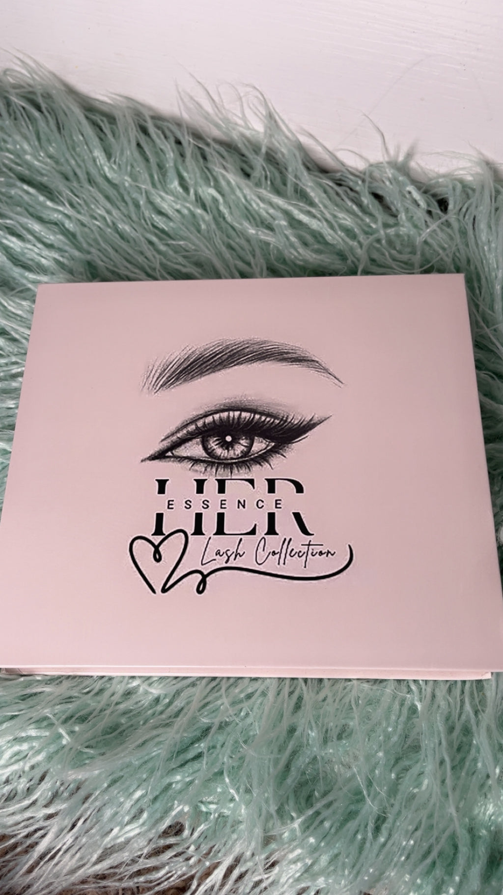 Her Essence Lash Clusters - “Main Character” (CC15)