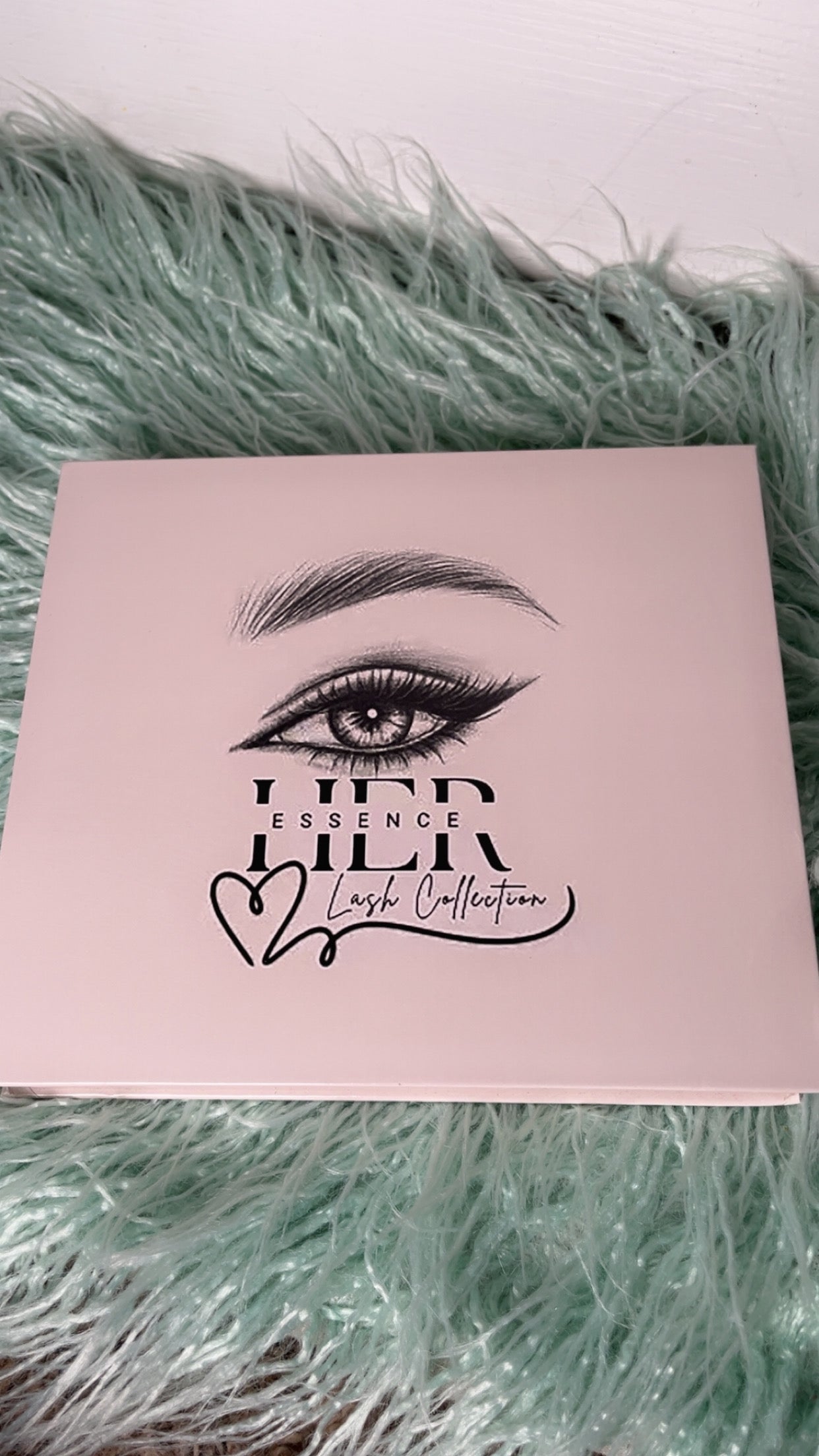 Her Essence Lash Clusters - “Main Character” (CC15)